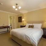College Hill House 4*