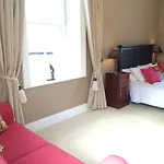 College Hill House 4*