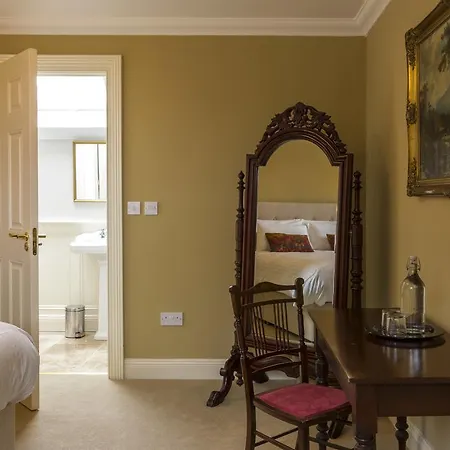 College Hill House Bed & Breakfast