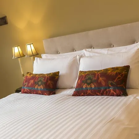 College Hill House 5* סליין